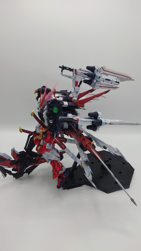 アストレイレッドドラゴン　イクサ–5枚目/制作者：ノルン