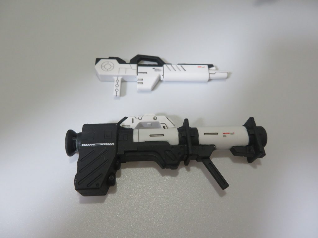 筆塗り後、デカールを貼りトップコート。元々真っ白の状態なので、それに比べたらマシかな？(^o^;)