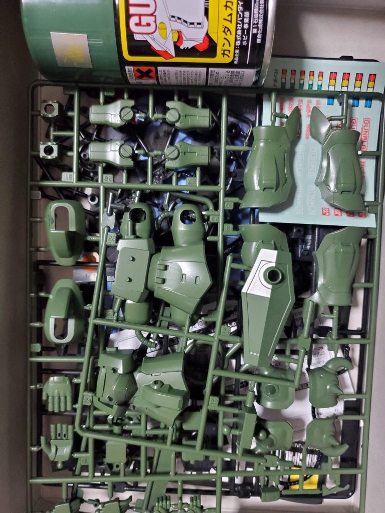 めんどくさがりなのでランナーごとスプレー吹いてます