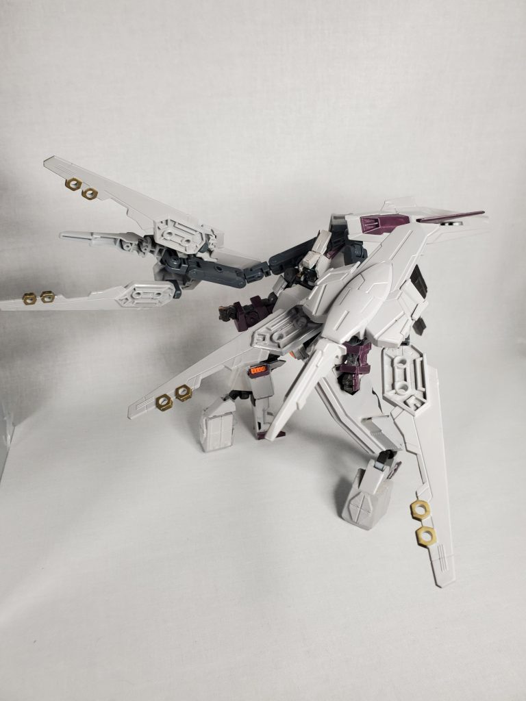 シザースアームズ肩部からサブアームで接続されたシールドユニット。そのままアームを伸ばす事によりフレキシブルに動くシールドとして運用する他、シールドを変形させて巨大なシザースとして使用する。グシオンリベイクフルシティに搭載されたシザースアーマーはこの装備を現代の技術で建造した物であり、この機体の物は中央の突起物を突き刺した後に左右のシザースで切断するという運用をすると思われる。