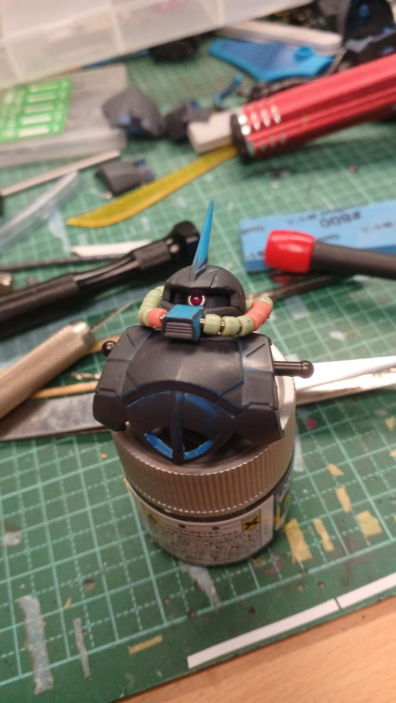 動力パイプはRGザクで大量に余っているものを流用しました