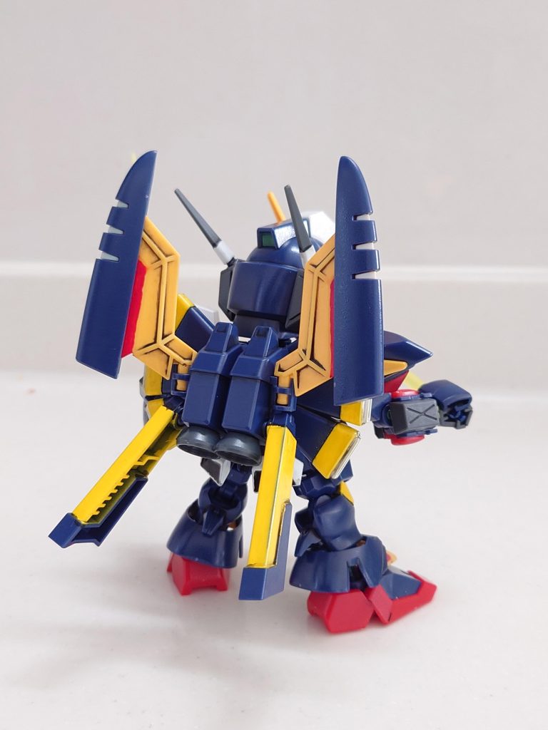 リアビューSDは塗分が大変なので基本筆で塗るんですが、黄色はのりが悪くてエアブラシを使いました!それでも角のとこ失敗😣まぁ後ろだしいい事にしよう!!