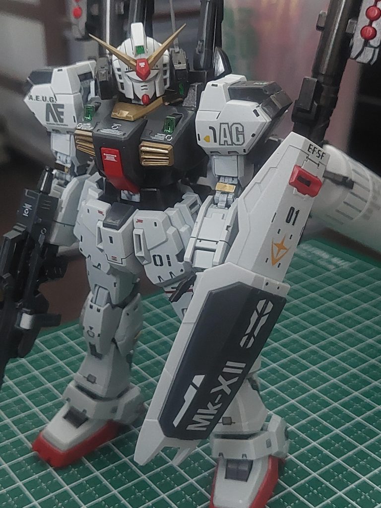 製作段階での写真。トップコート前ですが、ほとんど変わりませんね笑頭部の追加バルカンのおかげで、余計フルアーマーっぽく見える…のは俺だけ？