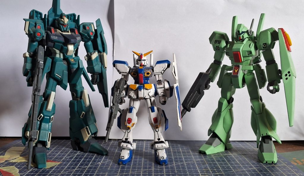 HGUCジェガンやリゼルと比べると、私の1/144F90は短くて小さいです