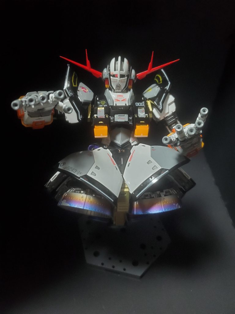 νガンダム意識して塗装しました。