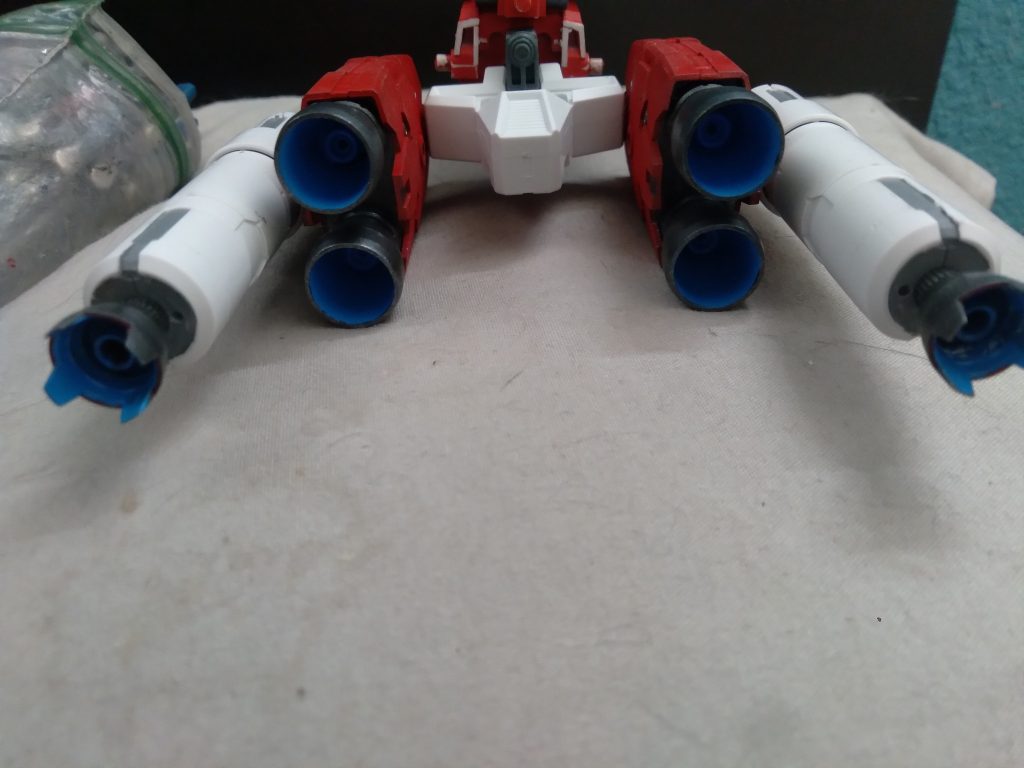 The thrusters have been painted with sky blue and gunmetal. They turned out very well