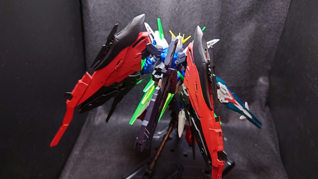 バックパックデスティニーの翼とマルコシアスの背部バインダー、30MMのマルチウィングで作成してます。めちゃくちゃ重くなりました(笑)