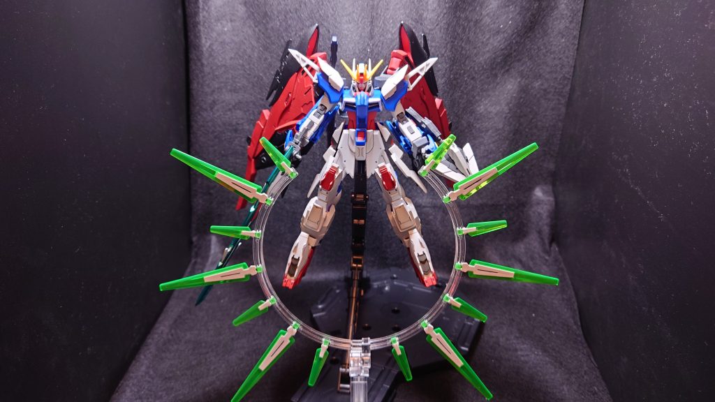 ソードドラグーン見ての通り、AGE-FXのCファンネルまんまです。機体各所にAGE-FXのパーツを使用しているので全機取付け可能です。