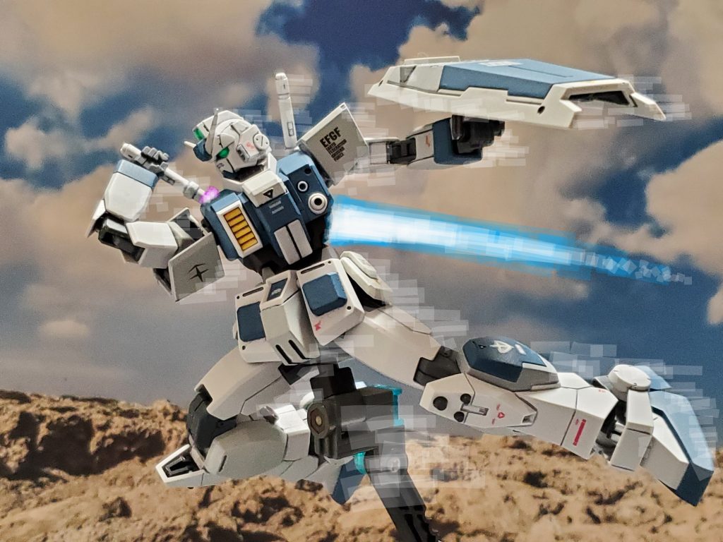 バルザリー少尉は射撃では捉えきれないと判断しビームライフルを捨て接近戦を挑む👊✨ピンチの3号機を救うためブーストモードをMAXにし限界ギリギリの最速モードに切り替えて突撃~💪✴️