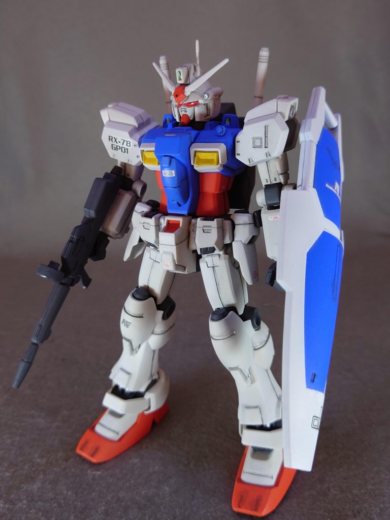 色分けやら構造の古さやらでネットでの評判があまりよろしくないHGの試作1号機。「実際のところどうなのか?」と気になり作ってみたところ本当に↑の要素で地獄を見ました···。