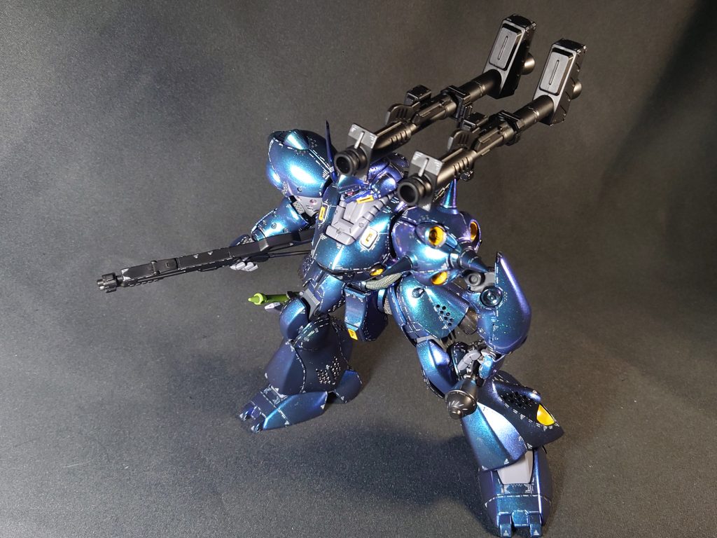 ダブルバズーカは背負ったままで発射です。