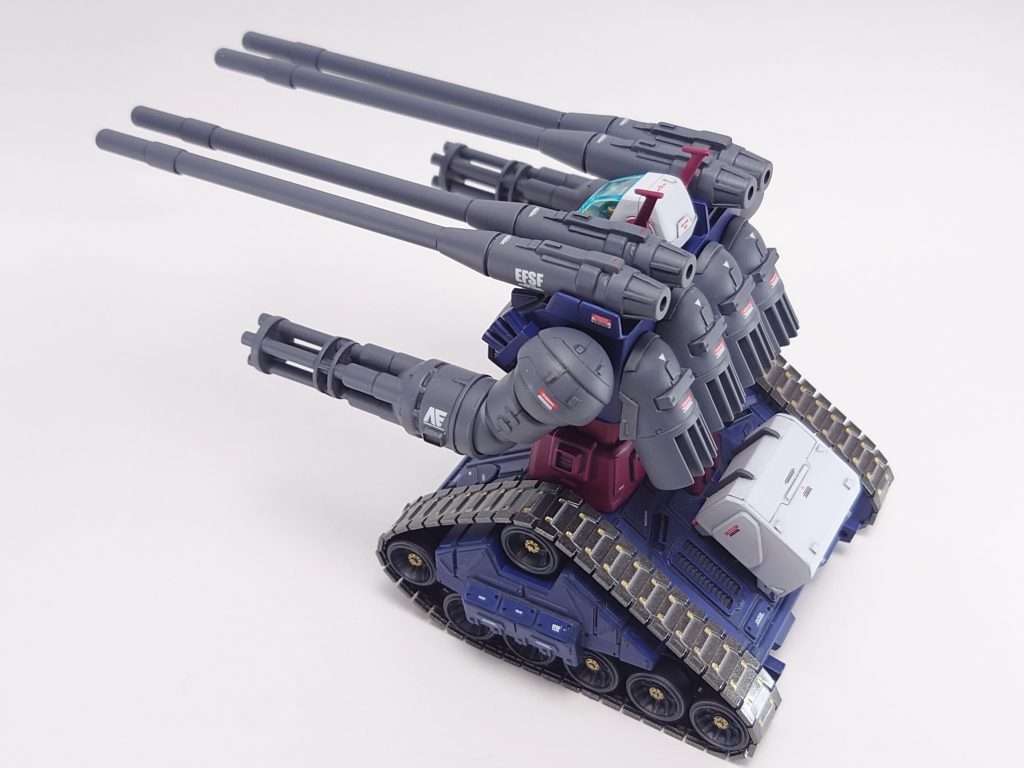 後部が寂しかったので陸ガンのコンテナっぽいのをプラ板でスクラッチして載せてみました✋