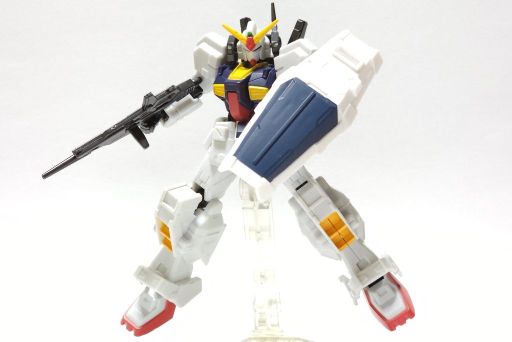 ベースはガンダムMk-Ⅱですが, 肩アーマーや腕, 脚, フロントスカートをヘイズル改のものに交換しました。Gフレームは共通フレームに外装を着けていくようになっているので, ミキシングでオリジナル機を作るのに向いてるような気がします…笑