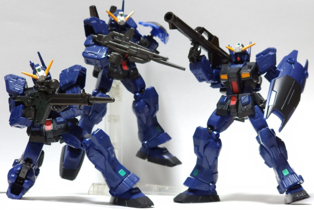 Gフレームのジムクゥエルはアーリーヘイズル(カラーリング的にはヘイズル予備機)に換装できるようにガンダムベッドが付属しています。僕は気分で全機ヘイズルヘッドに交換しています笑ちなみにジムクゥエルは3機所有していて, 小隊を組ませています。