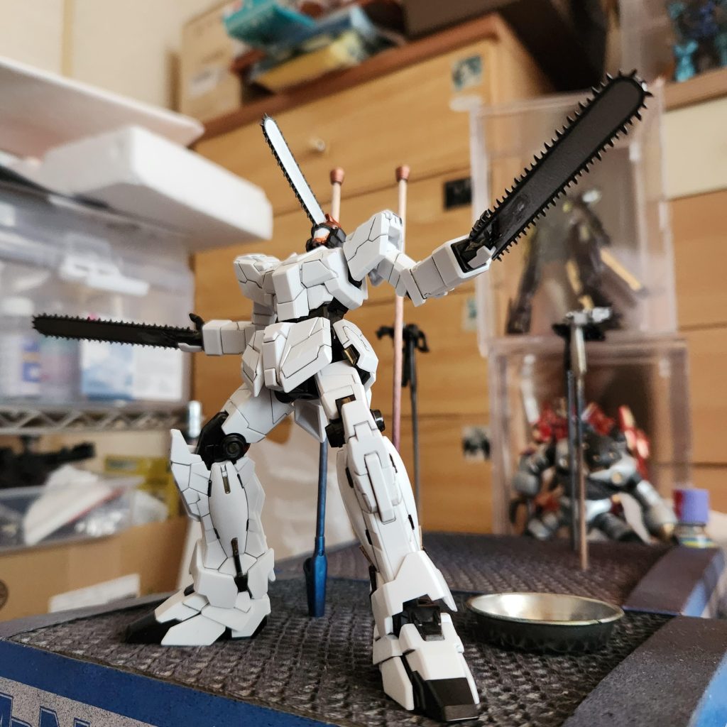 チェーンソーの悪魔と契約したガンダム–5枚目/制作者：アイアンビリー