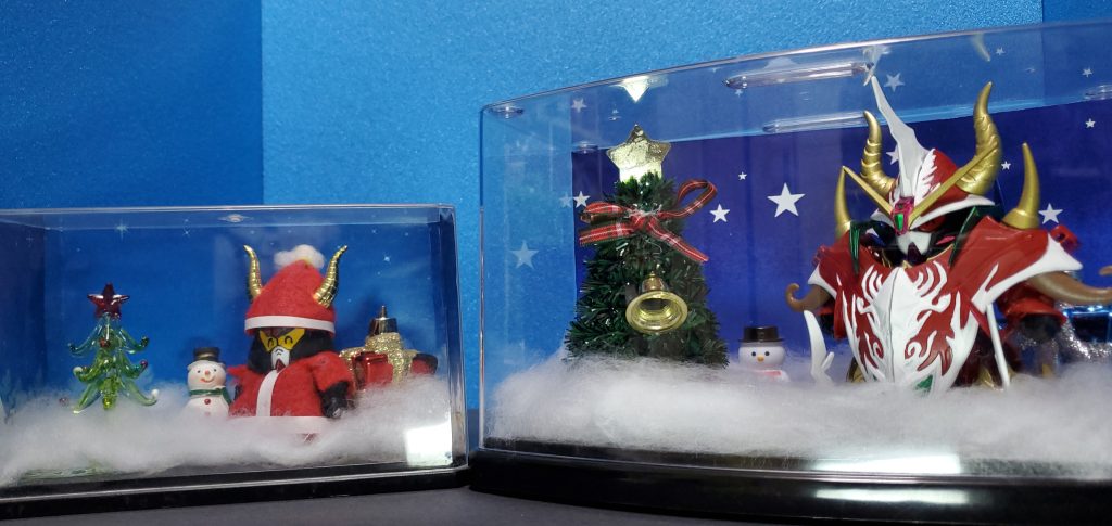 実は2015年にクリスマス企画として始めたのがサンタガンダムなのです。今回は構図などを合わせたセルフリメイクとなります。