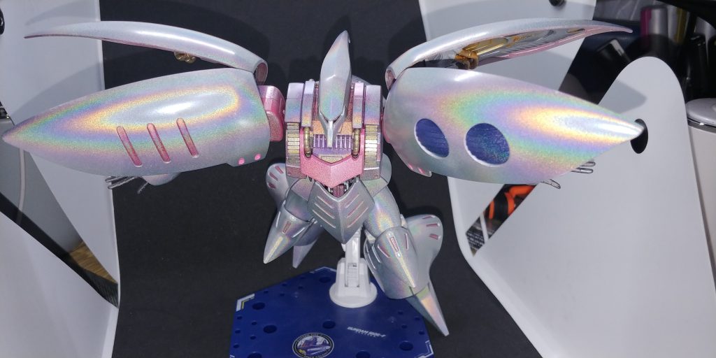 今回のガンダムマーカーホロシルバー、ホロレッド、ホロブルー、ホロイエロー、イエローゴールド、メッキシルバー、Gメタバイオレット、ヘビーガンメタリック、Gグレー、Gシルバー、ロイヤルメタレッド、Gブラック、蛍光ピンク