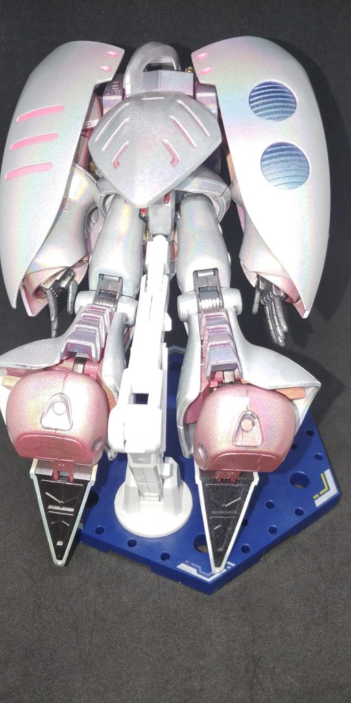 手等のガンメタリックにした部分も上からホロシルバーを重ねて