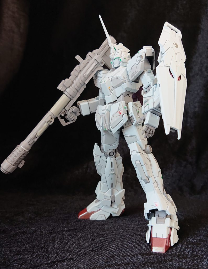 最近のマイブーム。素体を生かし、いつもどおりのスタイル変更なし、少しのディテールアップ、目立たないデカール、近似オリカラの筆塗り全塗装仕上げ😊真面目にグリーンチップをまぶしました。