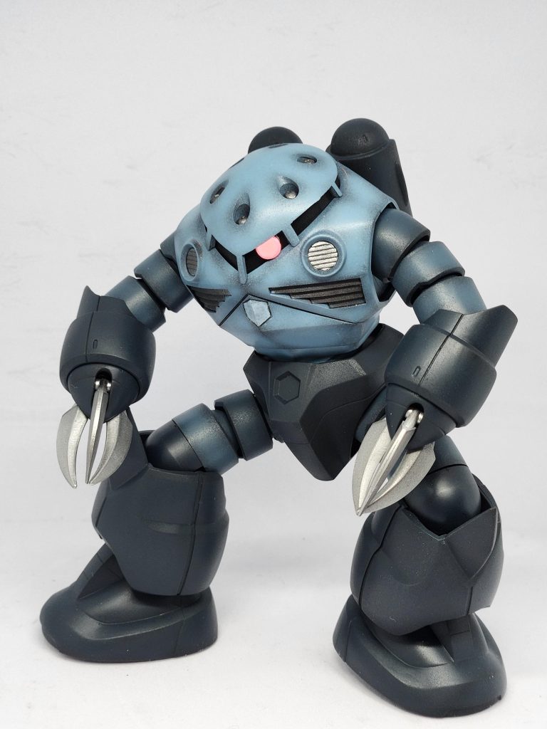 ポーズ1。何か狙ってますね、これ。好みの前傾姿勢のつもりでしたが、コマネチポーズにも見えてしまい無念でした。