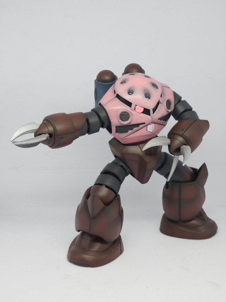 ポーズ2。これもやはりやってまうやつです。脳に刷り込まれてるんでしょうかと言うくらいこれをしないと落ち着きません!(笑)ズゴック作って思ったのは、関節ちょいと保持が弱いってこと!でもみんなズゴックが好きってこと!👺