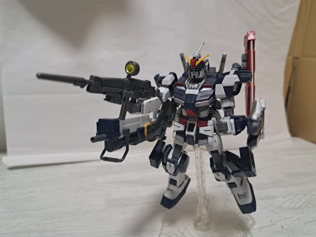 ジョイントの向きを変えてシェキナーを持たずに射撃ポーズ。