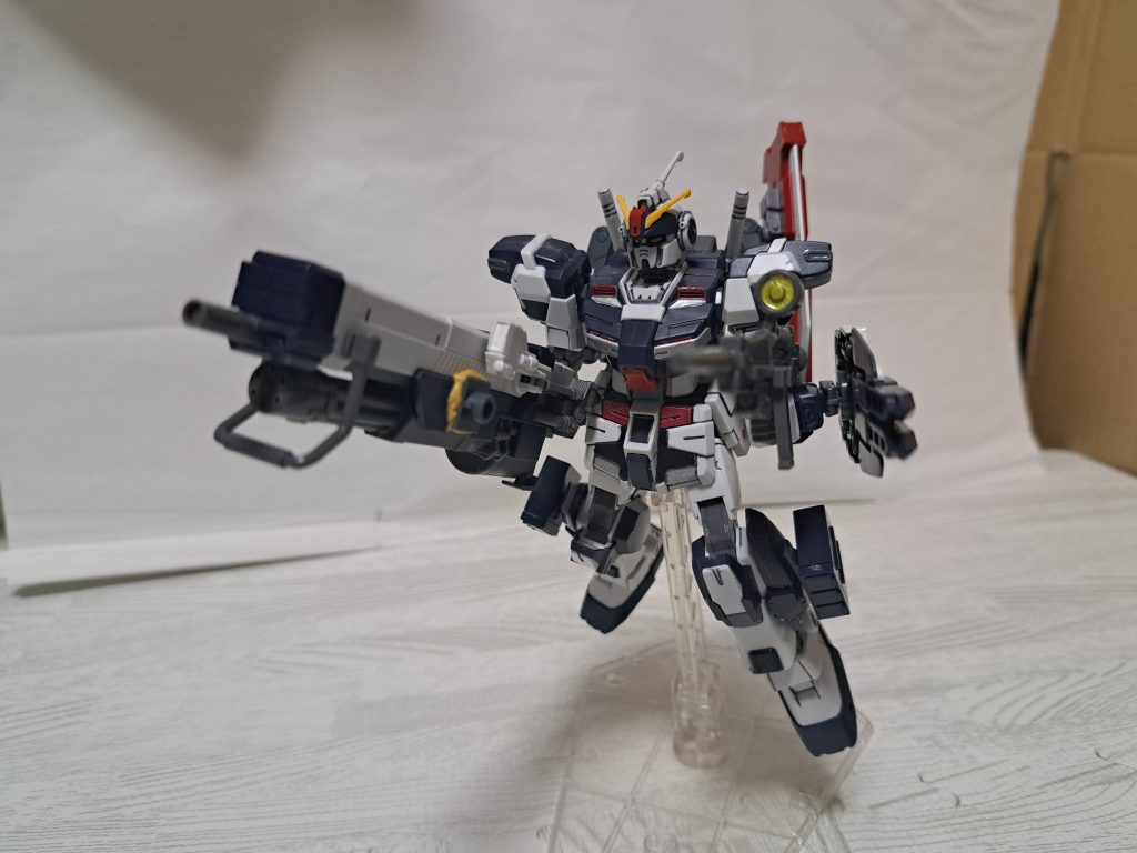 全弾一斉射撃ポーズ。