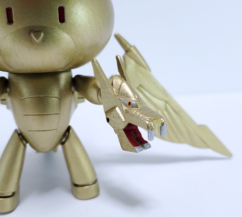 手に付いている顔はGジェネキット ドラゴンガンダムとBB戦士 武者號斗丸からできています。