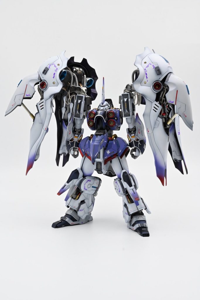 前回同様、白を基調に、マリーダさんのパイロットスーツの紫をイメージした配色今回は、バインダー分割とパイピングを新たな試みといたしました