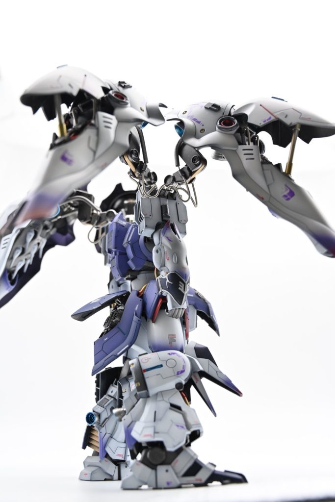 バインダー分割のお陰で精密感が出たと思います それと相反するように取り付けたパイピングのごちゃごちゃ感 たまりません✨