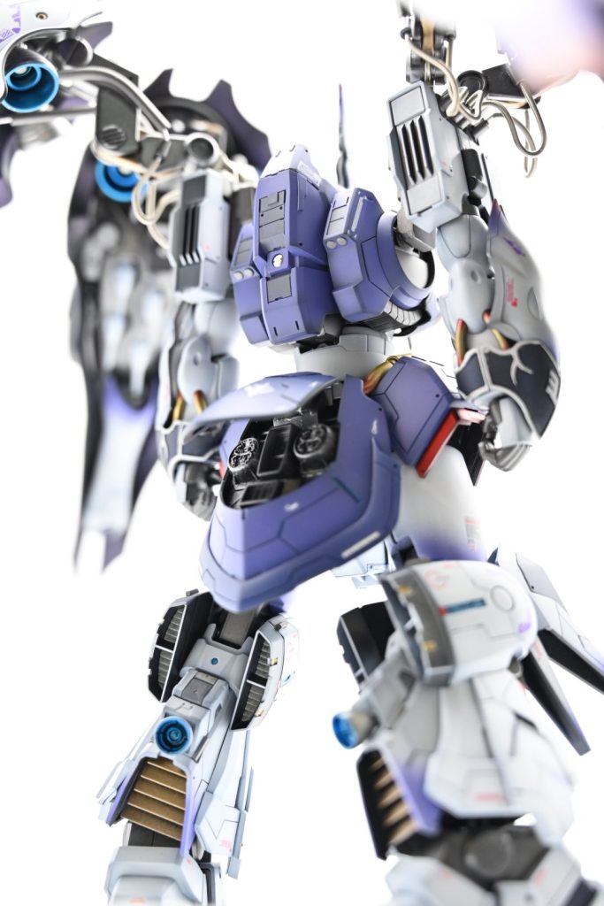 併せて、リアスカートも分割ジャンクでそれっぽく