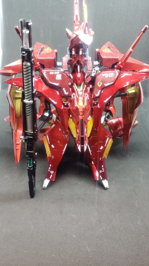 大気圏内を想定しているでファンネルは非搭載です。