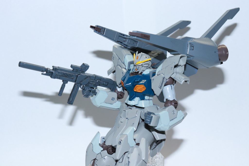 ドーベン·ウルフのバックパックをそのまま使っているので, ビームキャノンやミサイルもそのまま使えるということにしています。