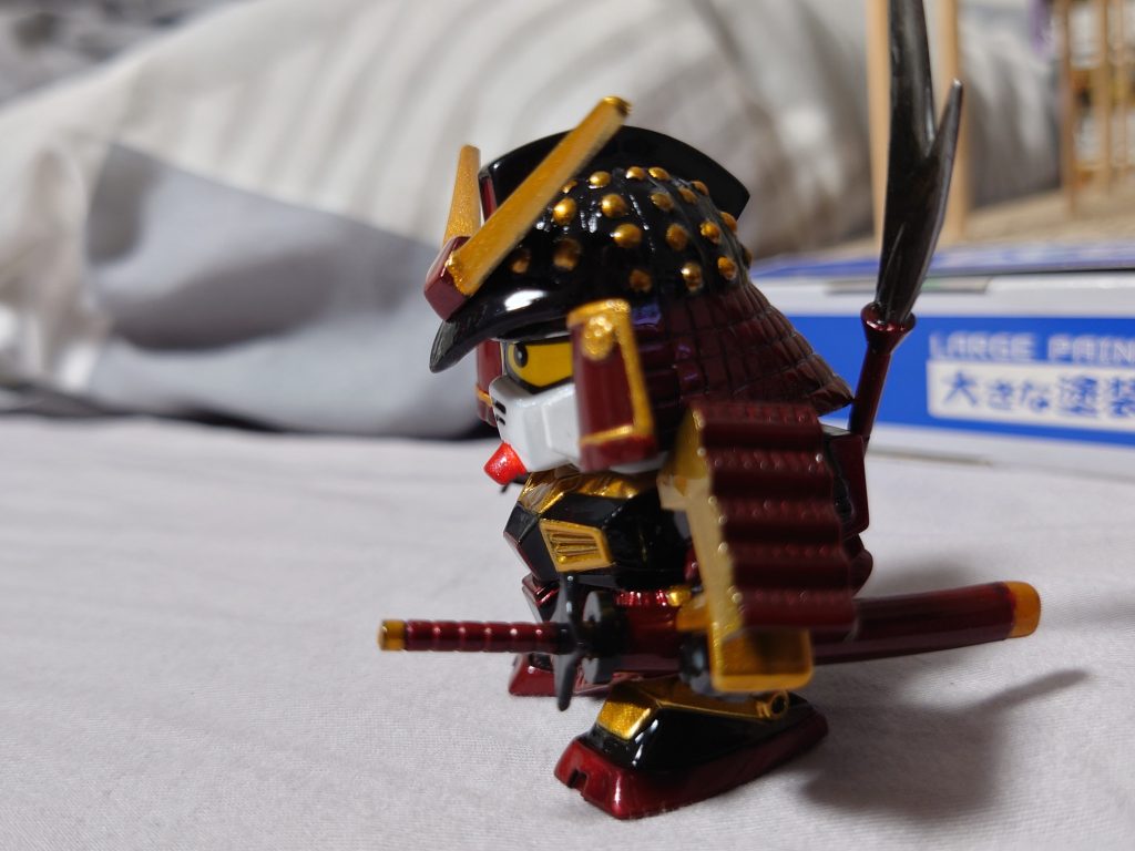 金の色は、キャンディにしようかと思ってましたが、金箔っぽくいくならこっちかなと黒下地にスターブライトゴールドを吹きました。