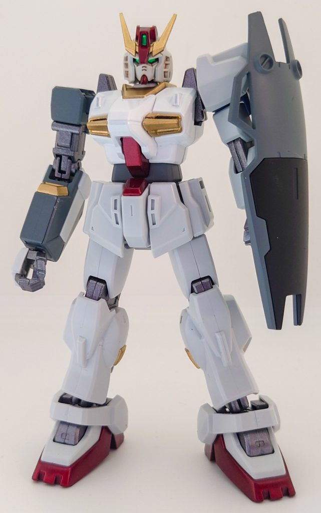 右腕はシルヴァ・バレト・サプレッサーのものです。