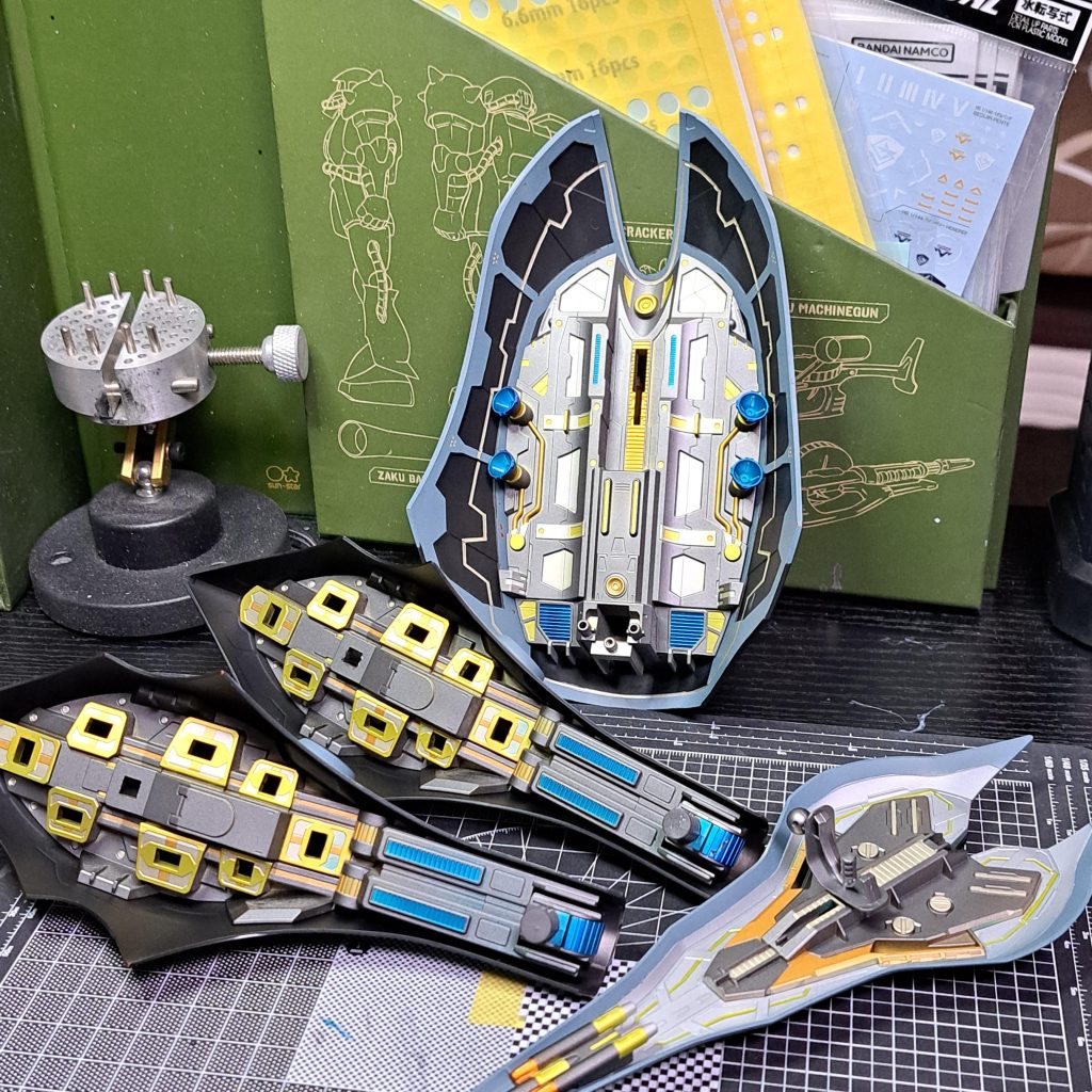 見えなくなる裏側も頑張って塗り分けしてますwww