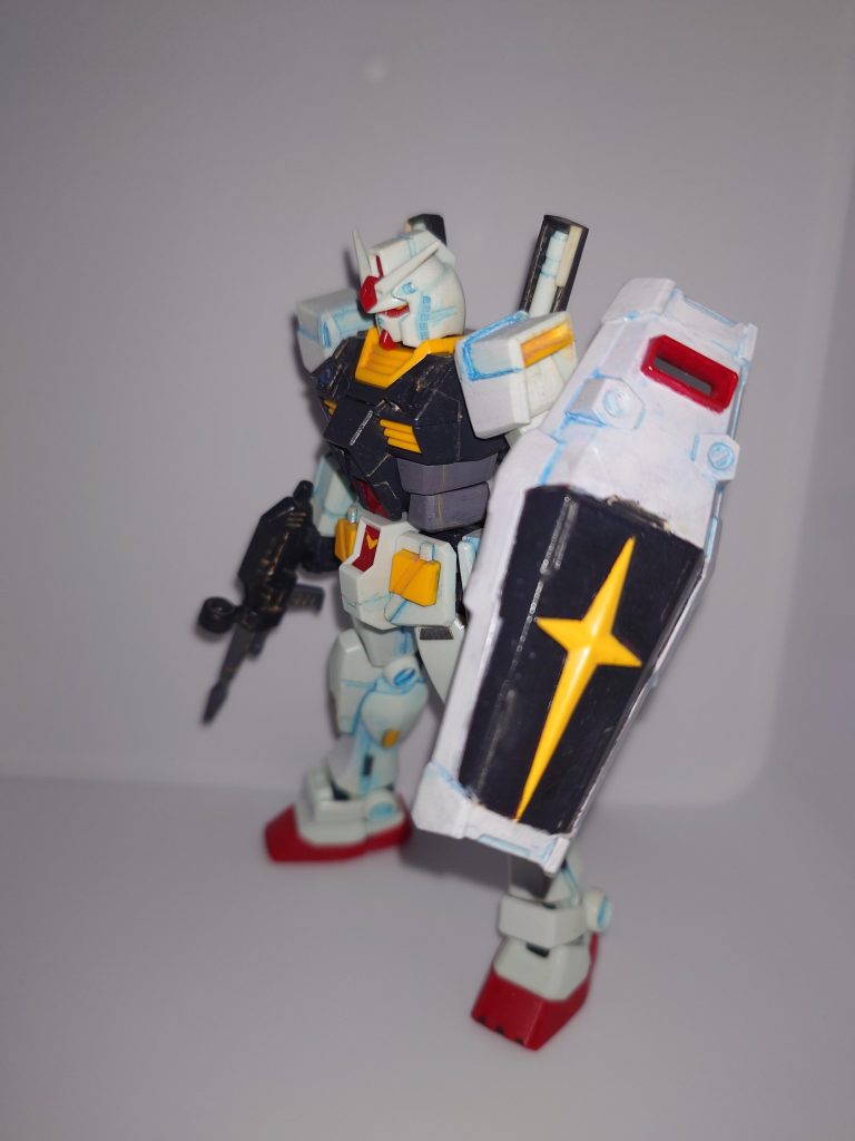 左側盾はGフレームのガンダムのフレームについてた物これも黄色以外は塗装