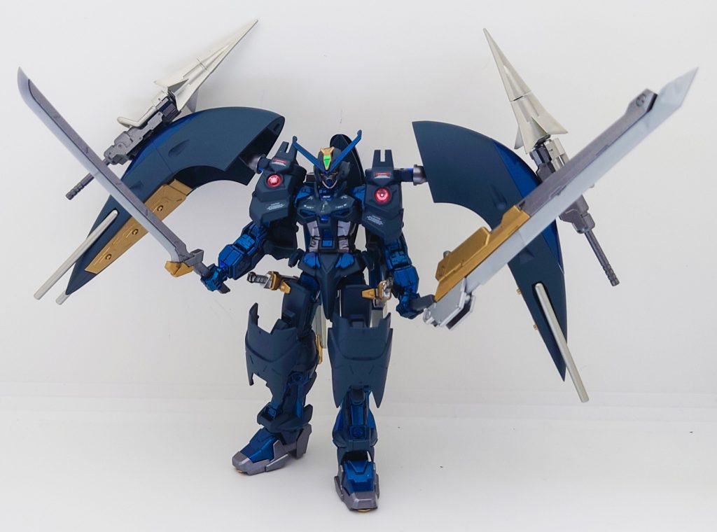 武器その2  仕込み刀大型ブレードの中に仕込まれた仕込み刀。大型ブレードとの二刀流も可能です。