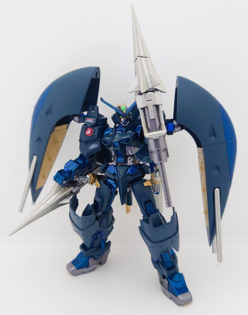 武器その6  パイルバンカー両肩部シールドに取り付けたパイルバンカーは両腕に着脱可能です！