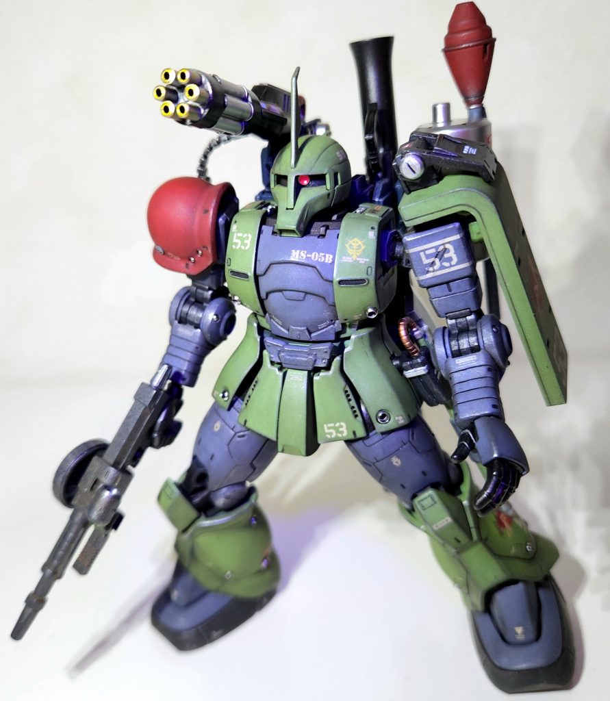 なのでHGUCザクI用デカールをメインに使用。