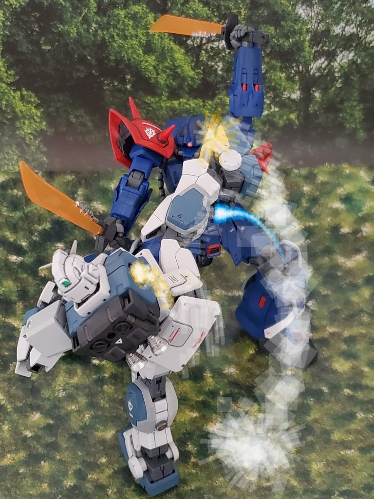 『まだまだ~👊💢』バルザリー少尉は叫びながら駆動部に多大な負荷が架かるのを覚悟で、ヒートサーベルを振り上げ切った瞬間に謎のMSの側頭部めがけて右回し蹴りを放ったのだ🦵💨脚部バーニアの力も乗せた強烈な一撃~👊✨センサー機能などの精密機器に少しでもダメージを与えられれば戦況も変わる❗と思い放たれた蹴り✨謎のMSの頭部はパチパチ火花✴️を放ち始める👍