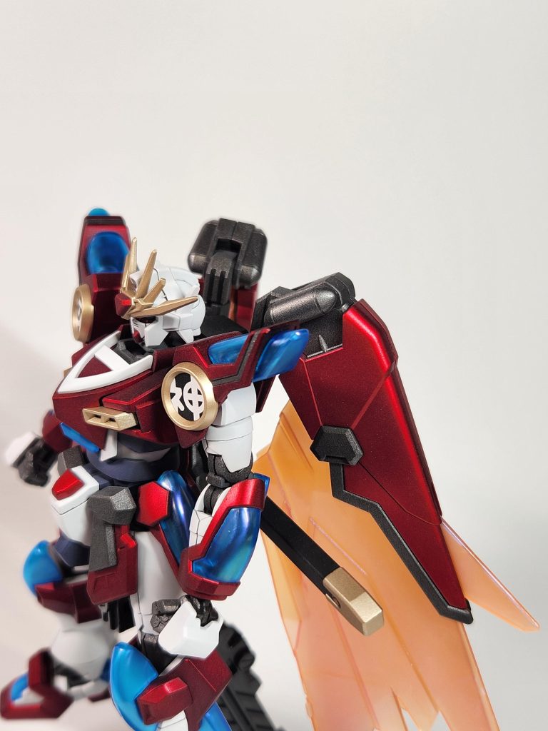 本体は下地シルバーでバックパック？は下地ゴールドで仕上げてます。写真だと分からないくらいですがゴールド下地のほうが明るい色味になりました。