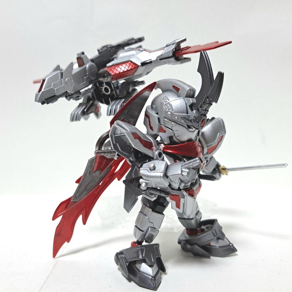 ・武装装甲八鳥(はっとり)　<鋼之不死鳥> verユニコーンガンダムに設定されていた増加サイコフレーム兵装、アームドアーマーシリーズのコンセプトを踏襲した鳥型サポートメカ。一定の行動判断が可能で、主に偵察任務などに使用される。