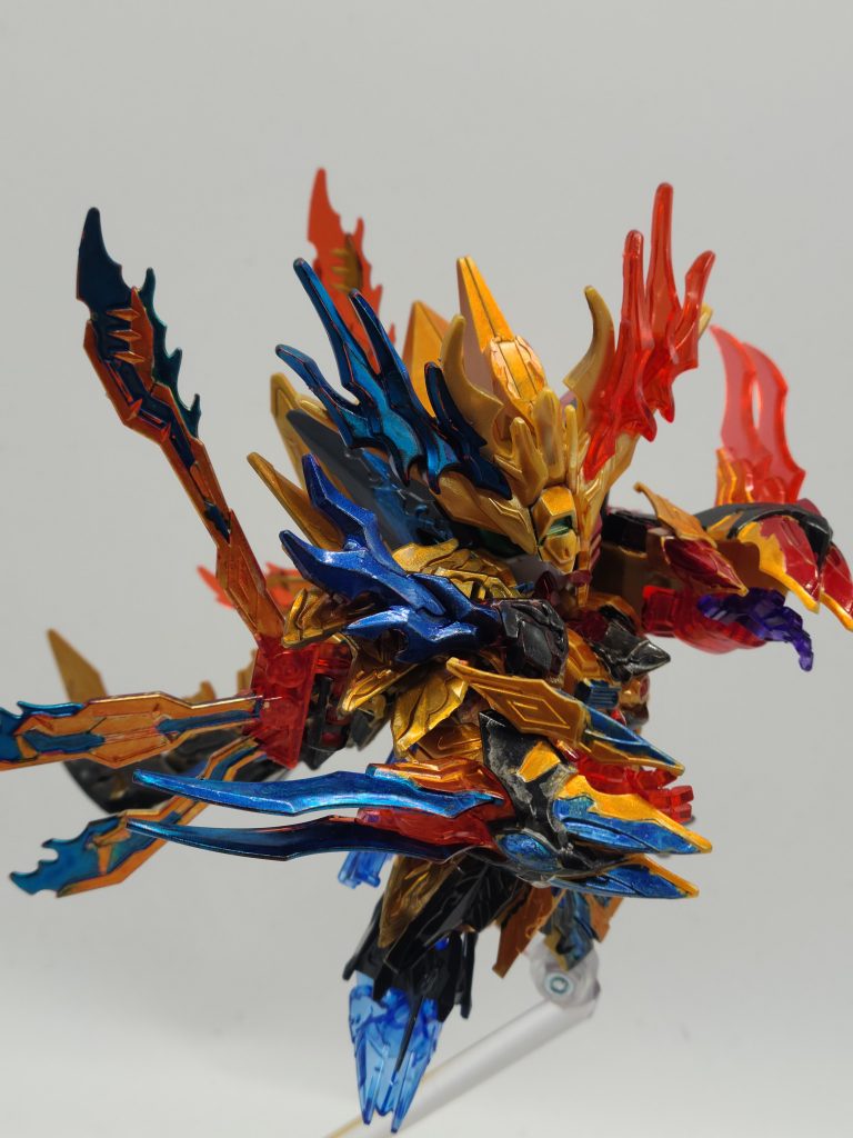 石破天驚拳風のポーズこれも可動範囲の都合あまりうまくできてないですね。