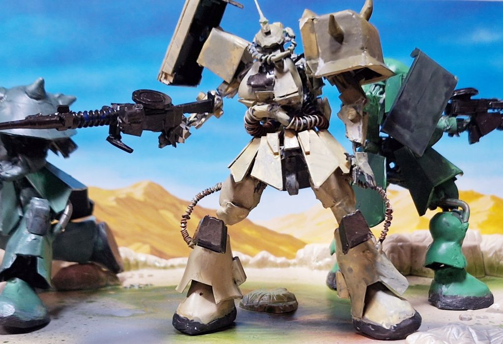 砂ザク。動力パイプは熱加工したランナーに伸ばしランナーを巻いたり、アルミ線に細い銅線を巻いたり、色々試しています。