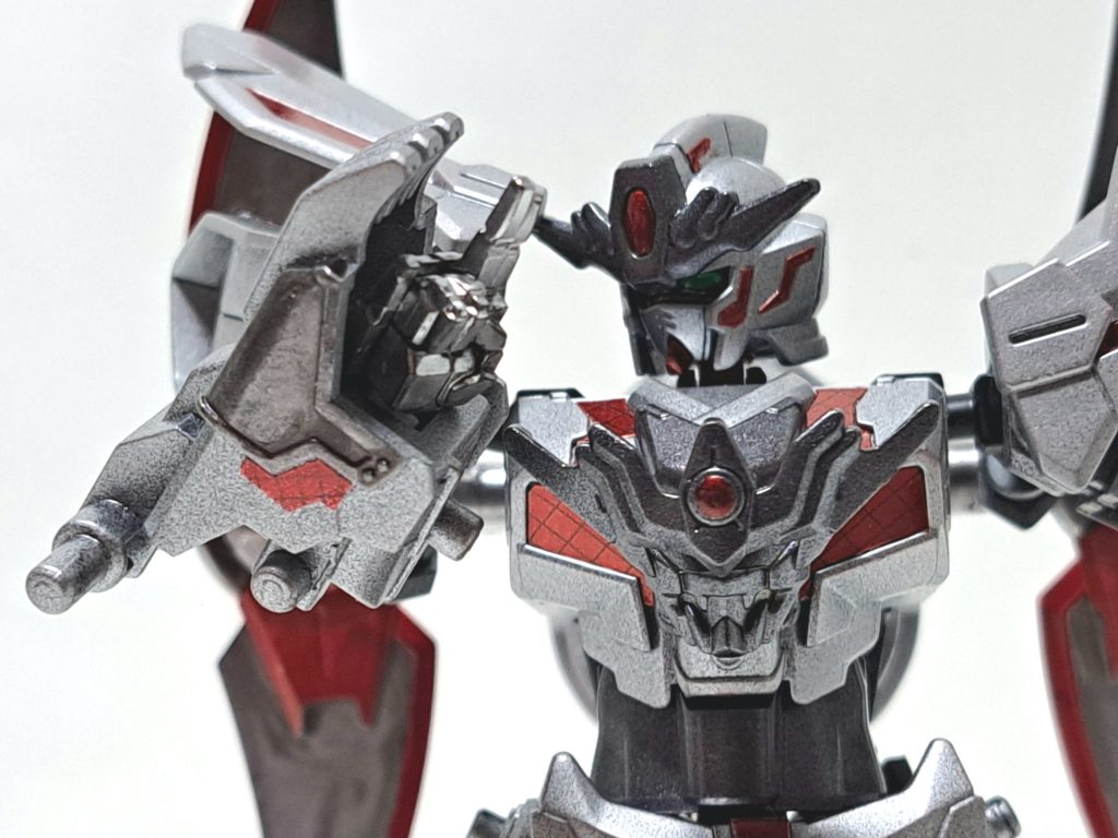 リアル形態時の手は30mmのハンドパーツに変えました。是非いいねとコメントをよろしくお願いします