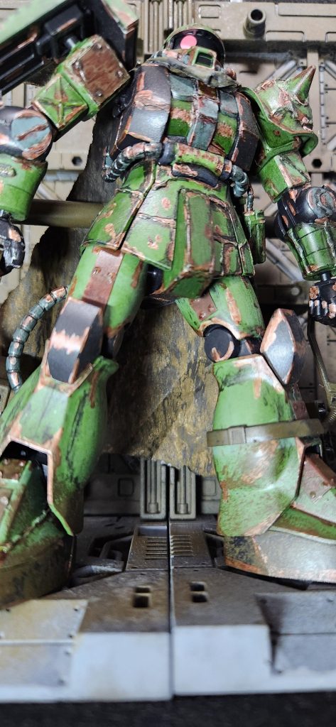 「あ、隊長」「次の戦闘には出せそうだな。こいつに合いそうな武装見繕っておけ」それだけ言うと隊長は去っていった。「いよっし!!」発掘兵器乗ってる新人より、鉄錆団No.2のこの俺の方が上だって、証明してやるぜー!