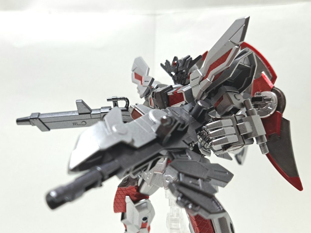 ・馬具那式タネガシマ（マグナシキタネガシマ）武装装甲八鳥の頭、胴体、尾羽根で形成される銃。一発で種子島雷威銃四発分の威力がある。この武器を起点として武装装甲八鳥が作成された。