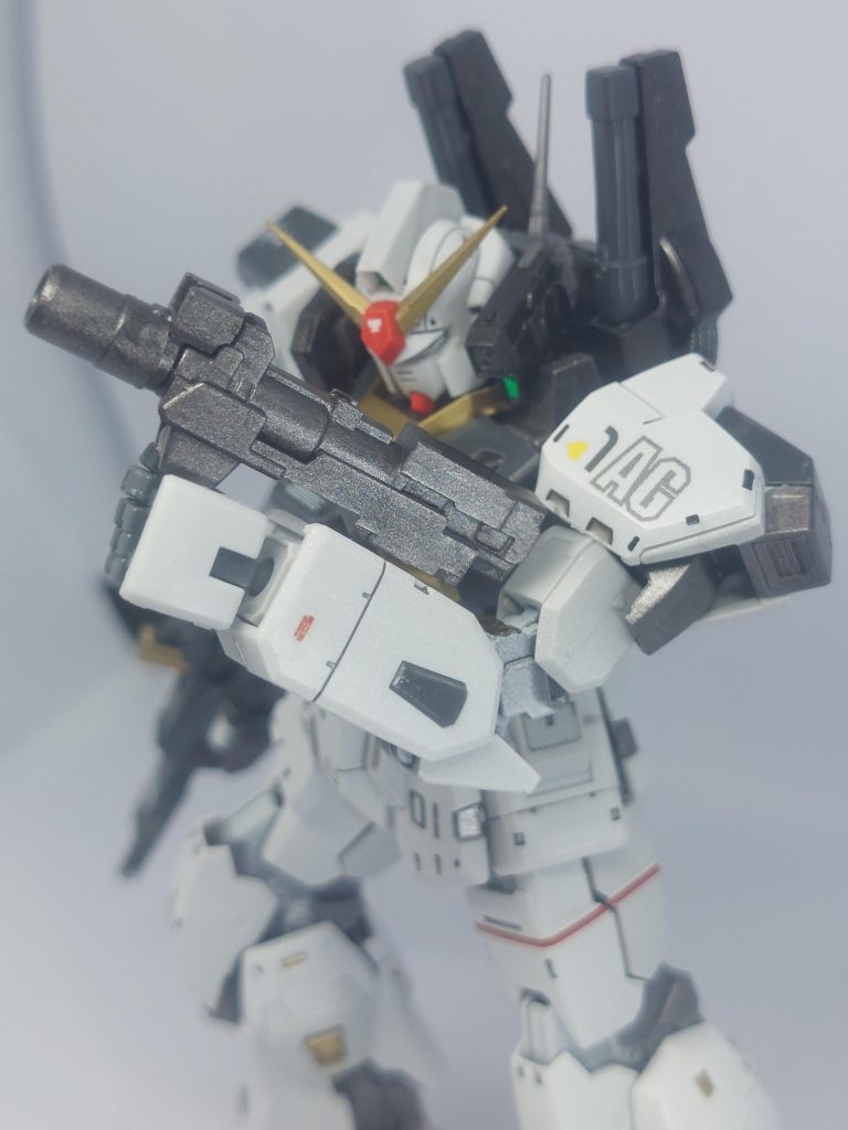 勿論、取り外して手持ちに装備させることも可能！フルアーマーらしく、弾が切れたら武器ごとポイです！