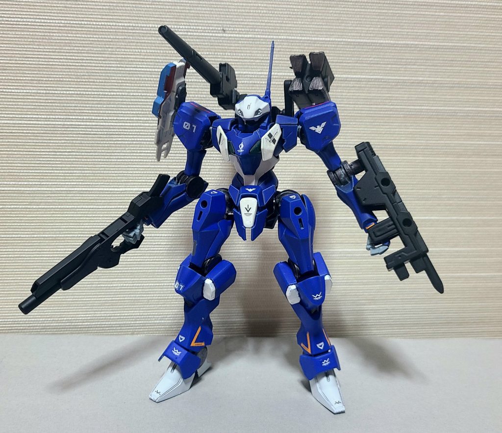 とりあえず正面より武装はザウォートヘヴィからの標準装備であるビームライフルとミサイルランチャーそしてロングレンジビームキャノンにパイルバンカーを搭載オプション装備としてシールドを使用していますビームキャノンはヴィートルーウェポンからパイルバンカーはガンダムエースの付録でついていたアスタロト用装備からシールドは30MMの指揮官機セットのものになります